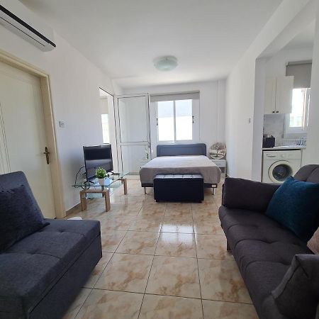 Laertis 2 Complex, Studio Apartment 106 - By Imh Travel & Tours Paphos Eksteriør bilde